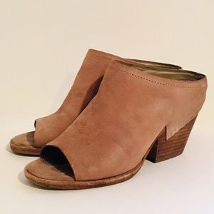 Dolce Vita 'Vanesa'  Taupe Nubuck Open Toe Clog